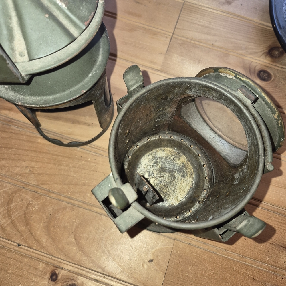 Vintage 1950's Military Green Oil Railroad Lantern - Picture 5 of 8